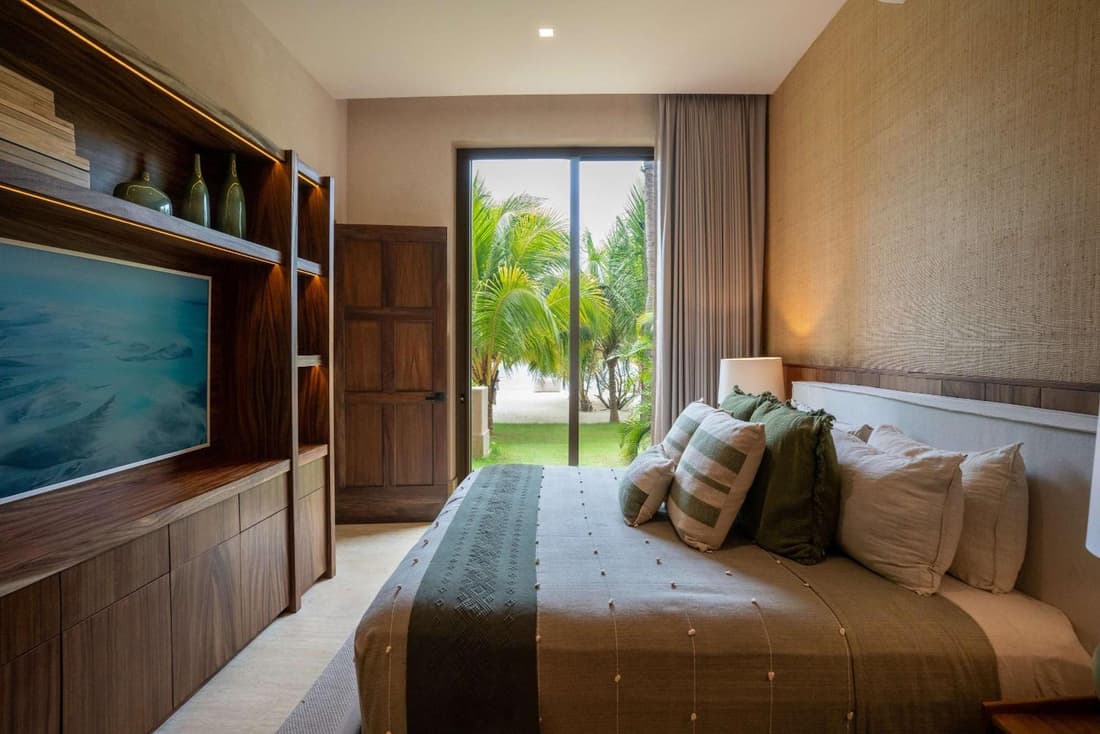 Premium Beachfront - 3BR - Heated Infinity Pool