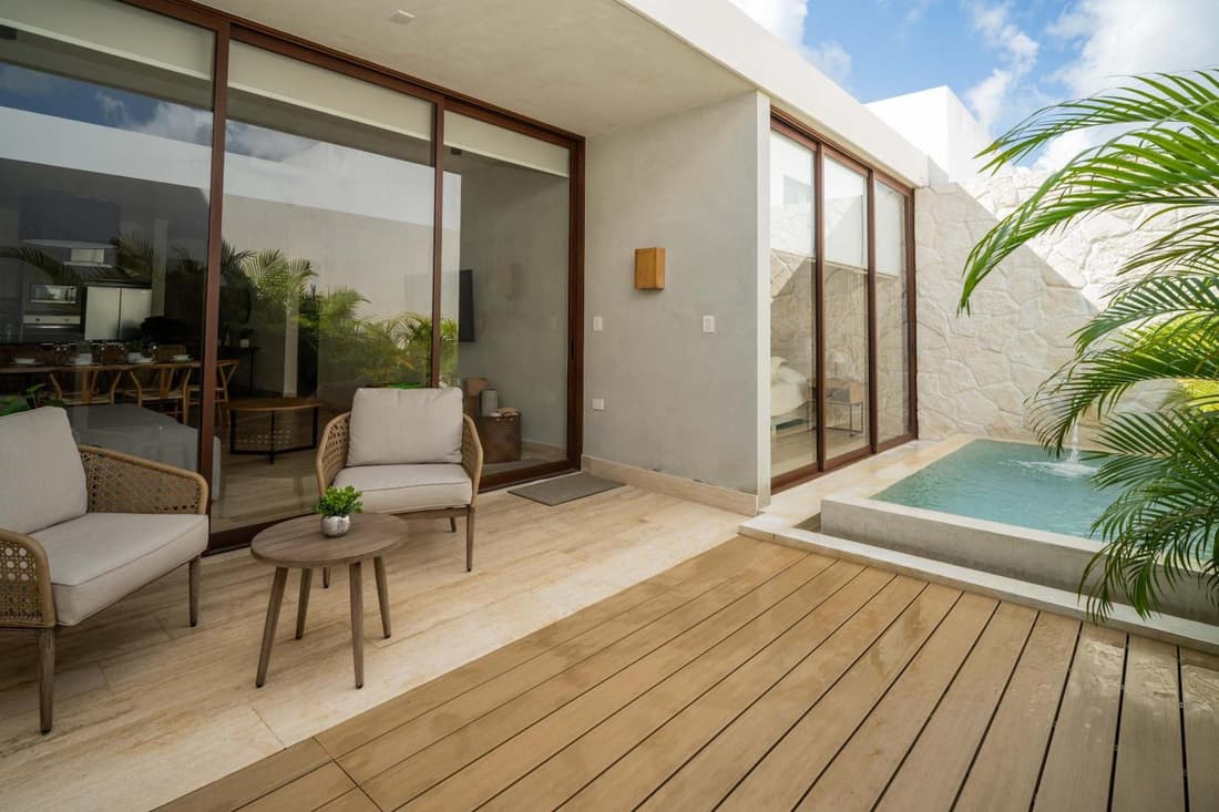 Villa con diseño moderno y alberca privada