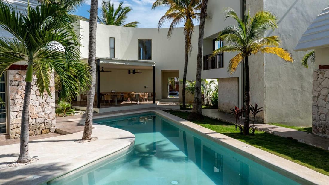 Casa Medusa- Sunny Escape Steps From The Sea
