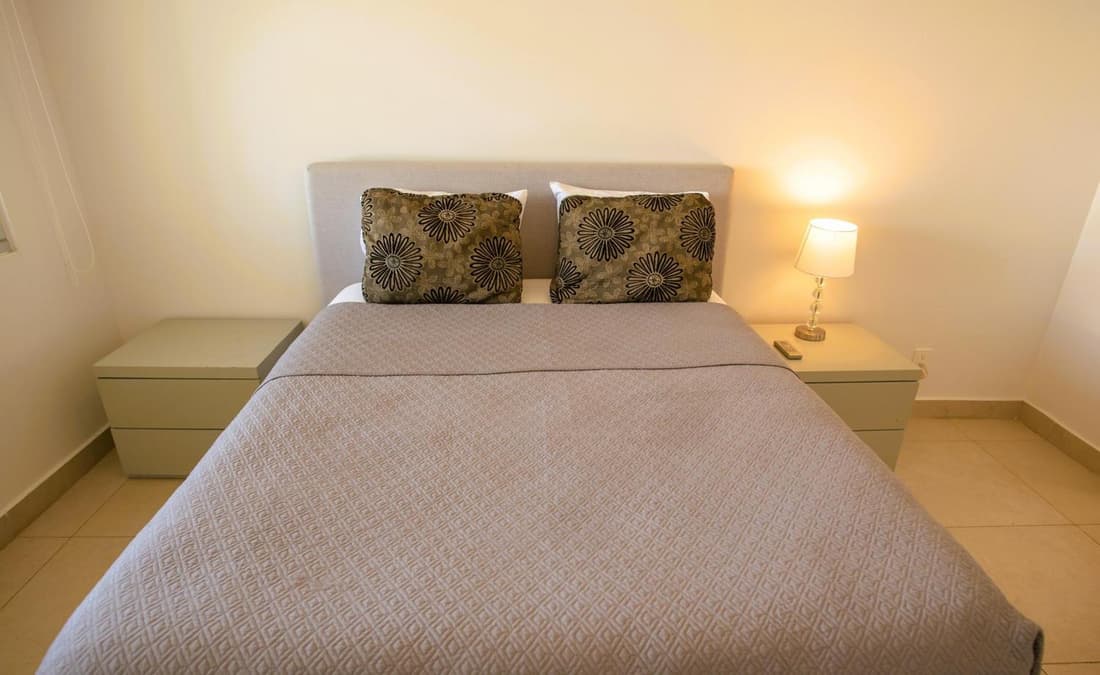 Cozy, elegant 2BR Via Montejo, steps to US Consulate