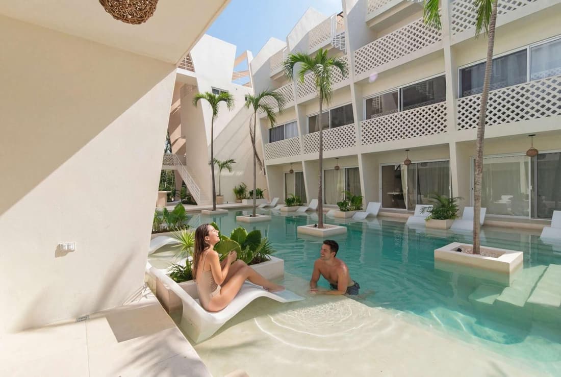 Luxury Jungle Studio with Shared Pool