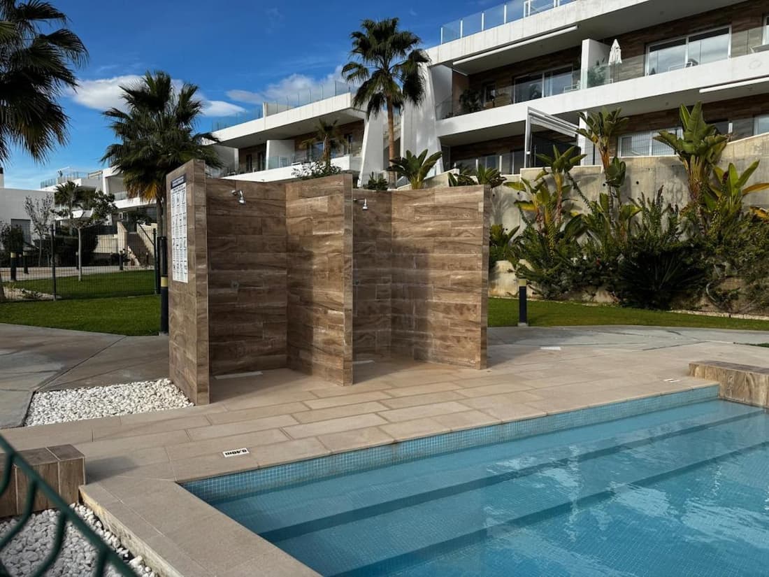 Bright apartment with a large terrace and garden in Finestrat