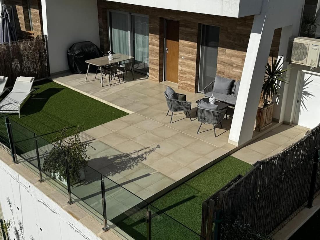 Bright apartment with a large terrace and garden in Finestrat
