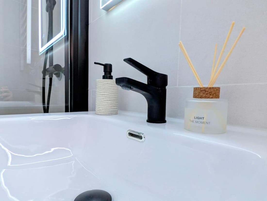 Apartamento moderno con piscina y parking privado