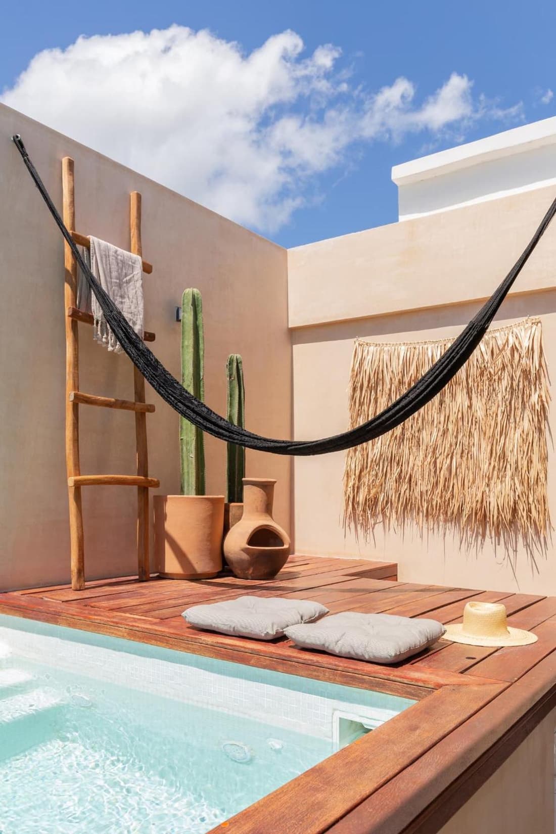 Boho Style Penthouse with Private Pool 150 Wifi