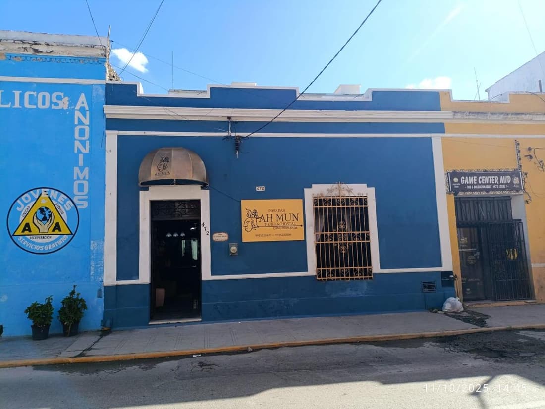 Hotel y Hostal AH MUN