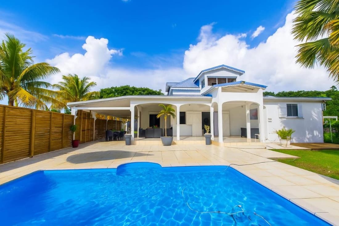 Villa Lawrencia, meublé de tourisme 4 étoiles - Piscine privée