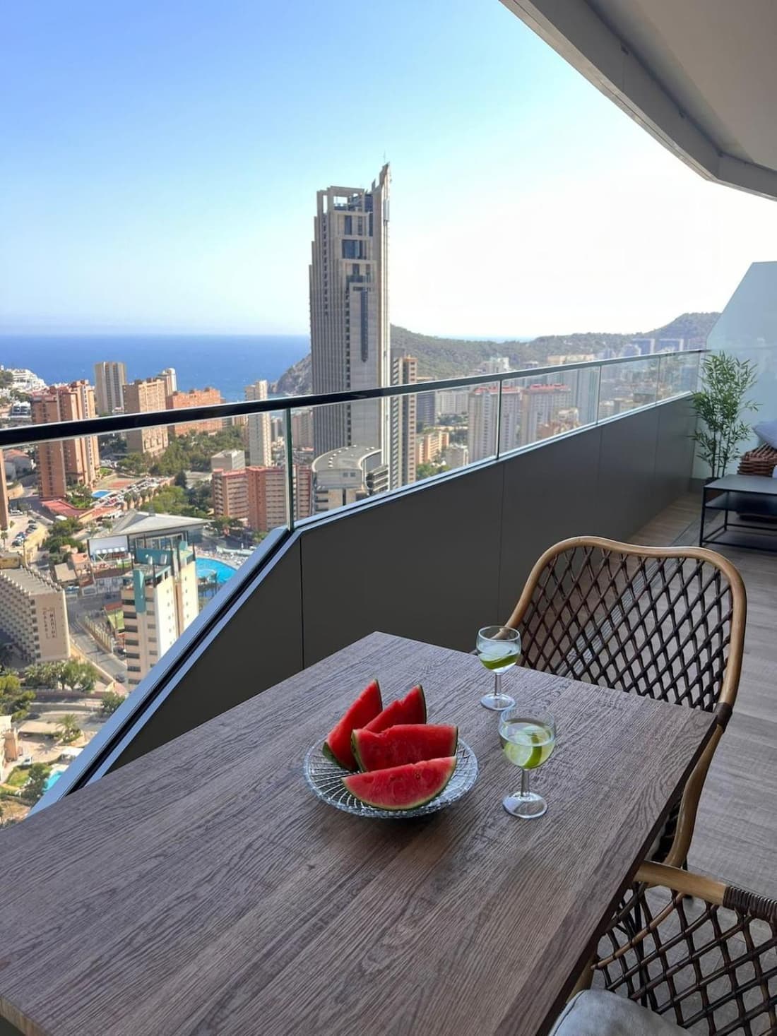 Sea view, 30th floor, Garage, heated pool, AC