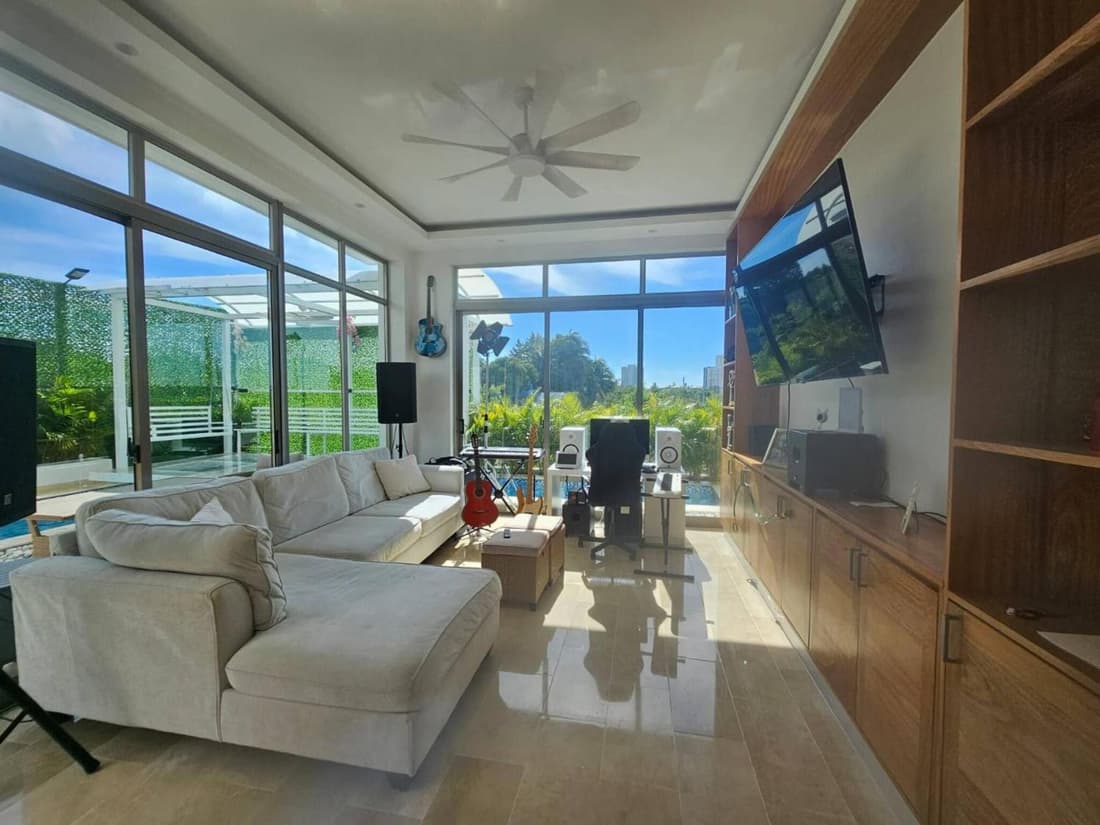 Luxurious 3-Bedroom Apartment in Juan Dolio with Pool Access