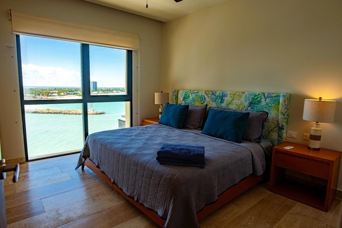 Beautiful 2BR Condo with unforgettable ocean views Yucalpeten Marina Resort