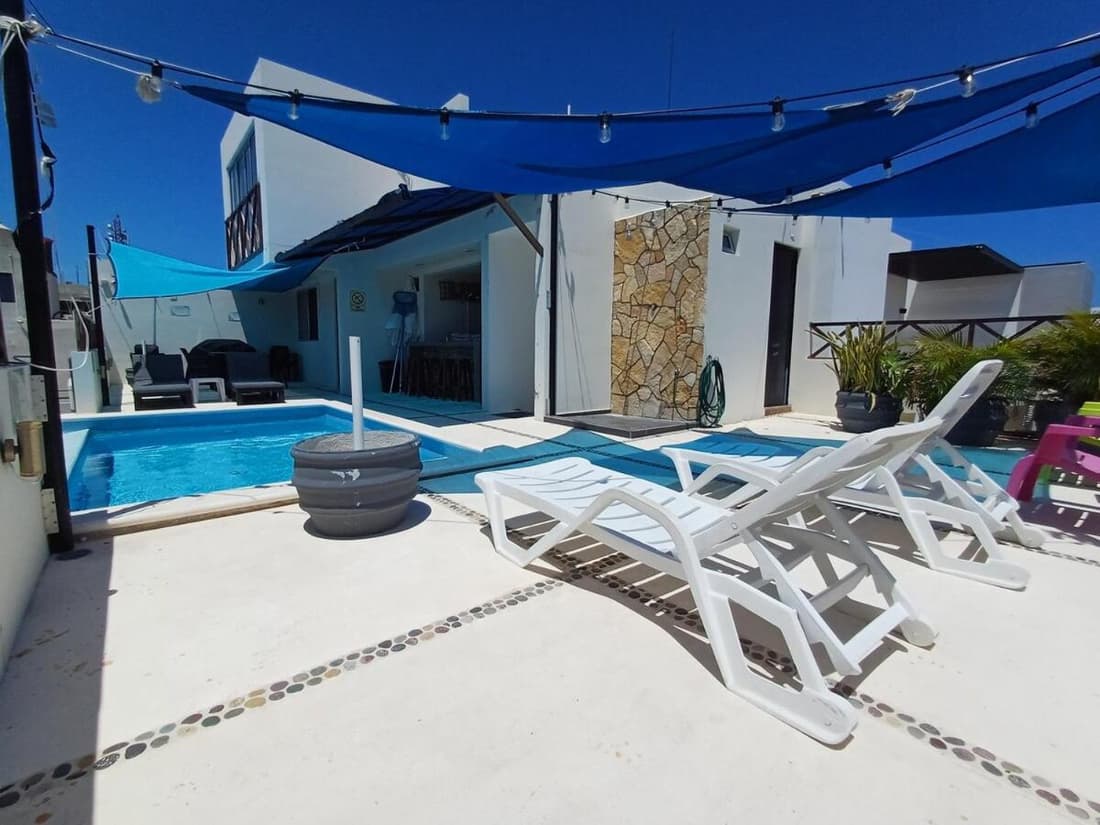 Nautica Apartment-4 guests and shared pool