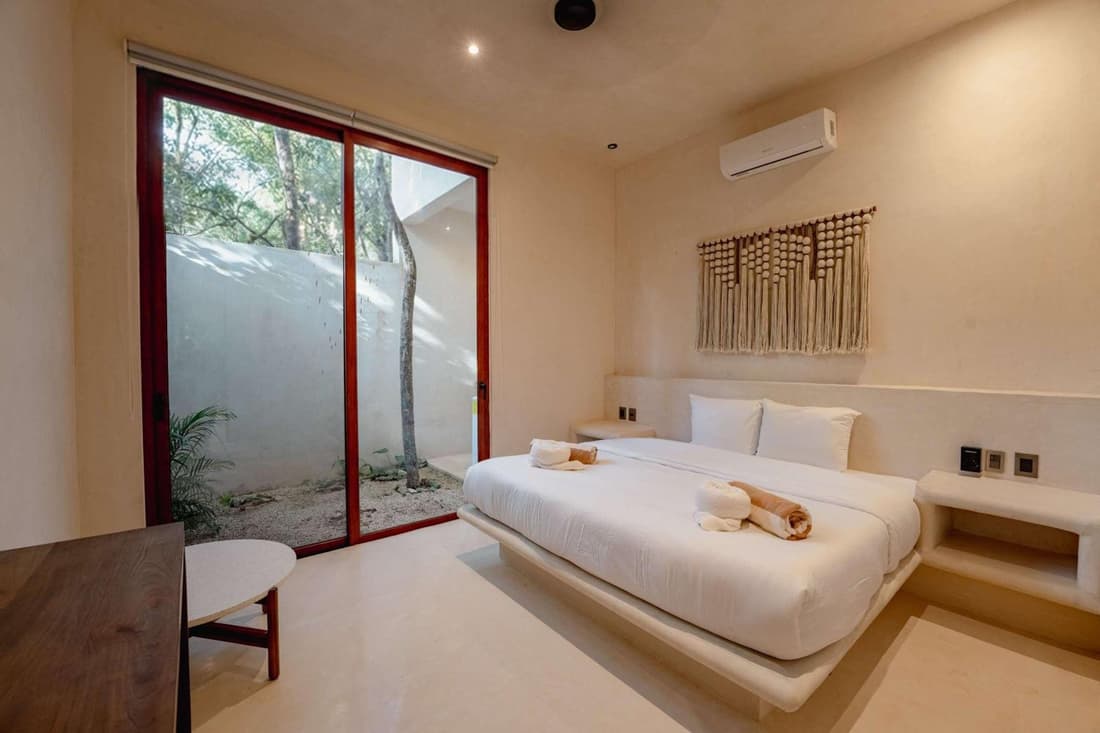 Stylish 1BR Retreat in Holistika with Private Pool
