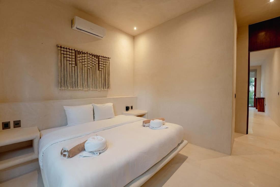 Stylish 1BR Retreat in Holistika with Private Pool