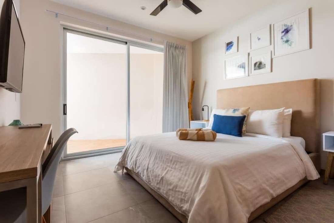 Luxury 2-bed Apartment 200MB Wifi Sauna AC Gym