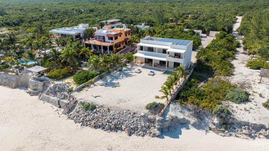 Blanca Beach House - 3BR - Eco-friendly Retreat