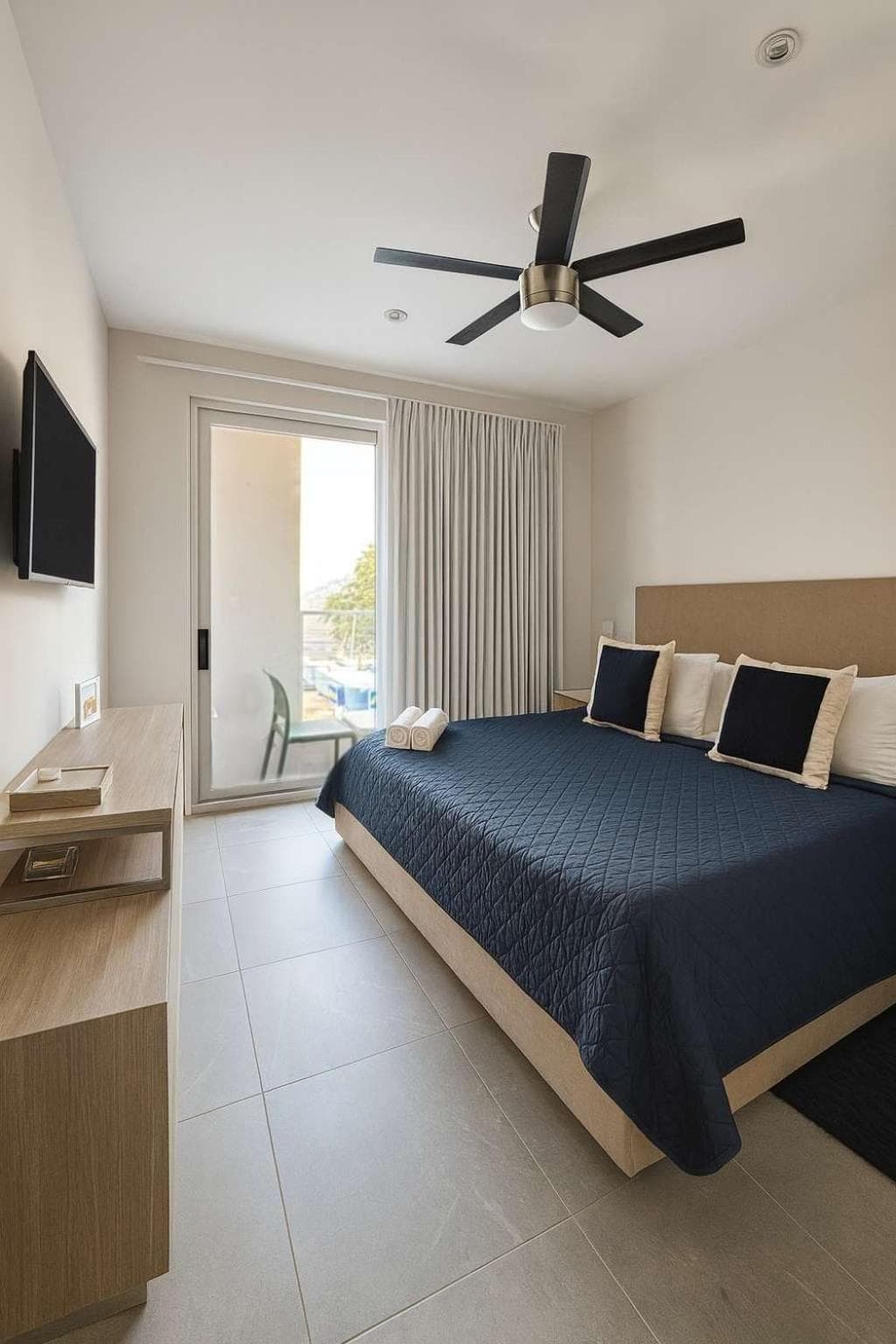 Two-Bedroom Apartment near 5th Ave and Gym