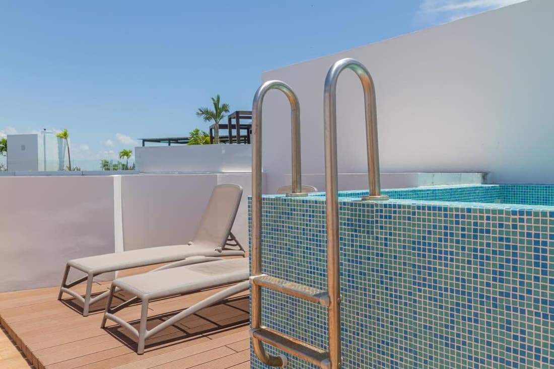 Beautiful and Centric 1BR PH Private Pool