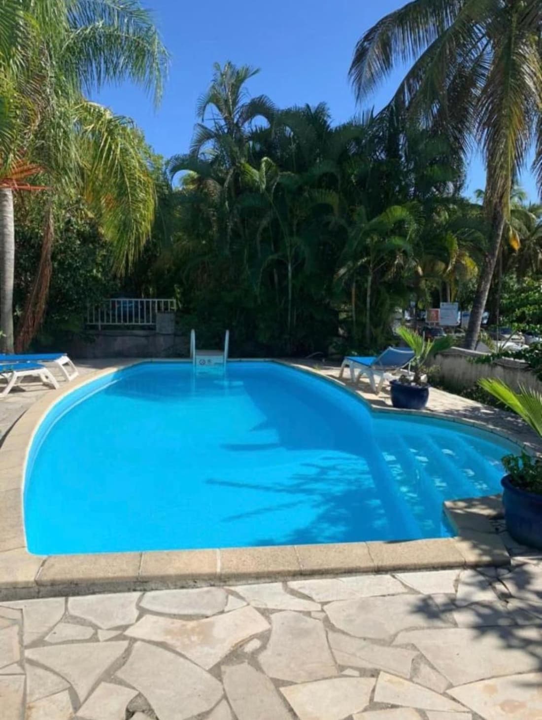 Studio accès piscine, plage à 50m