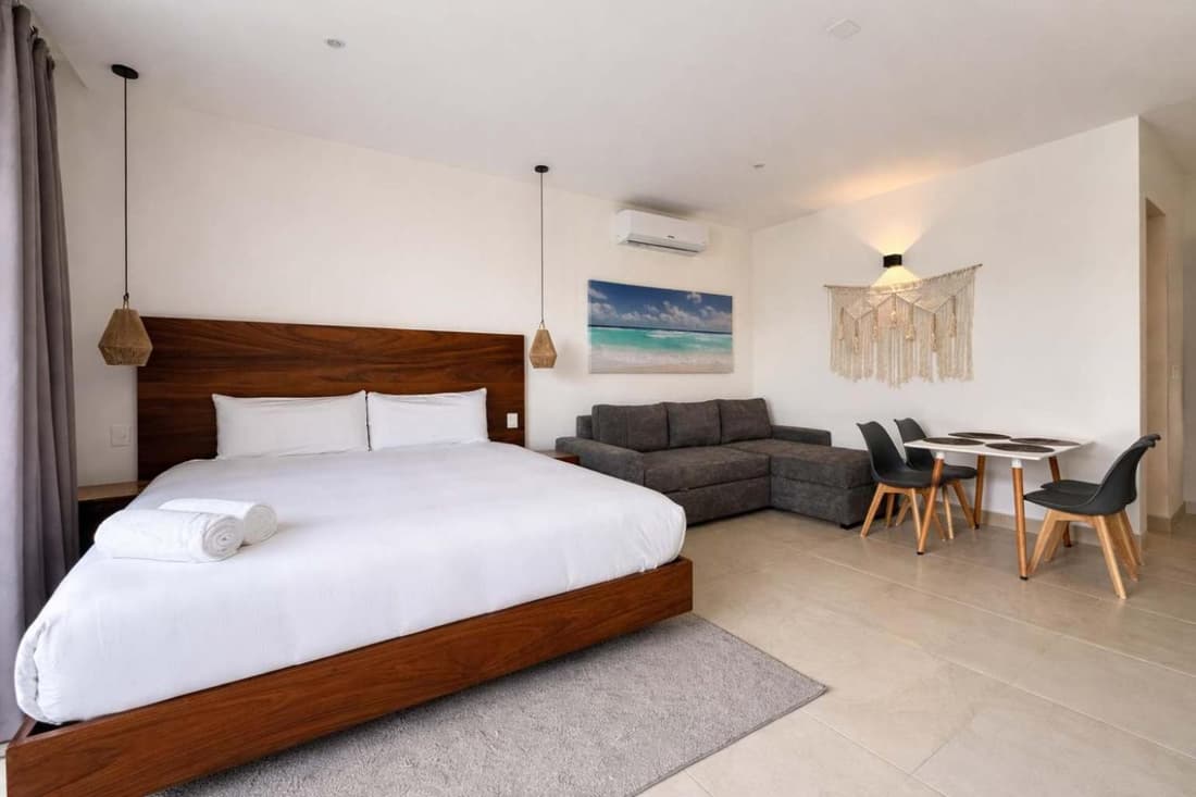 Live Playa rooftop pool & prime location