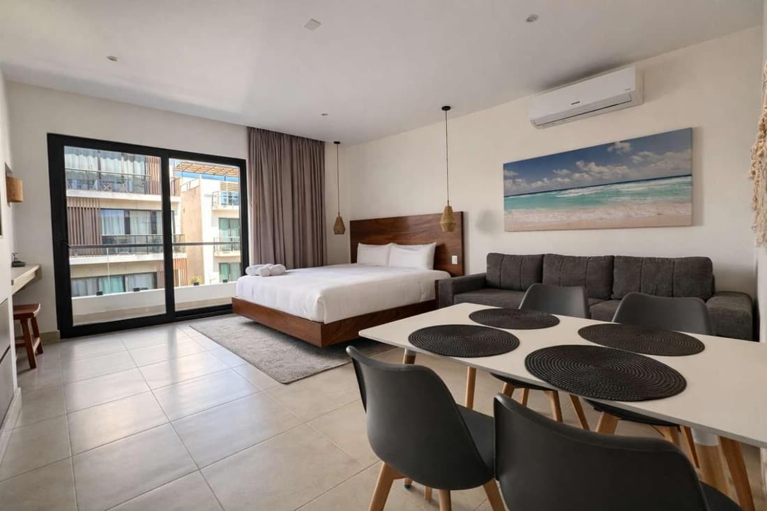Live Playa rooftop pool & prime location