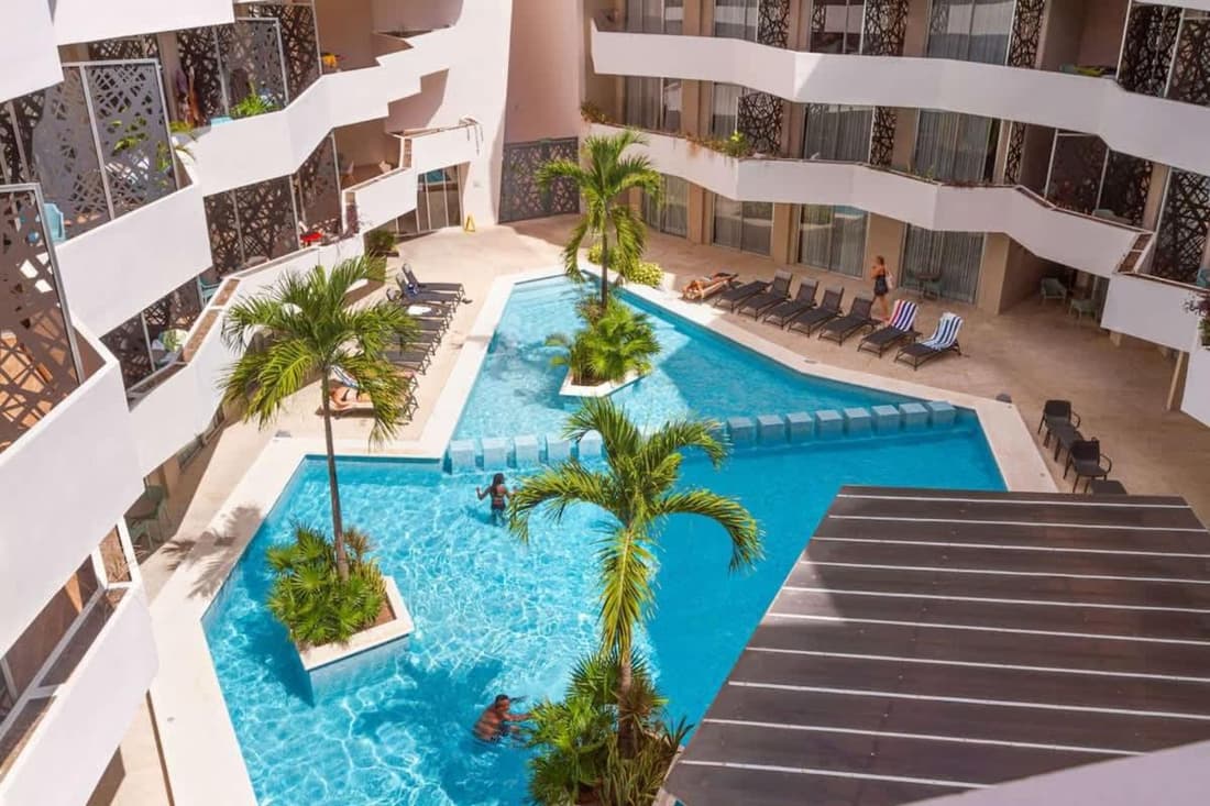 Steps from 5th Ave with Rooftop Pool Gym & Cinema