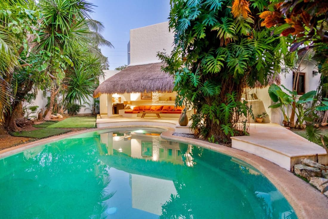 Casa Ceiba - 4 Bedroom Villa with Private Pool and great location in trendy neighborhood - fits 8