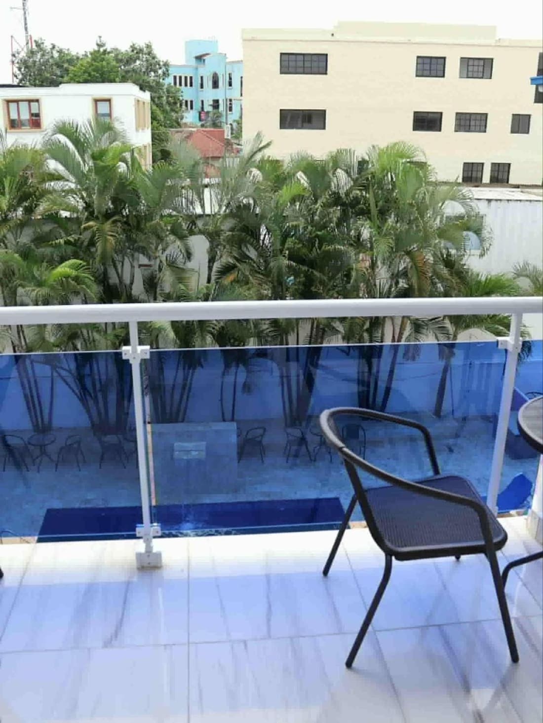 Condo face picerie 3 minutes de la plage 302