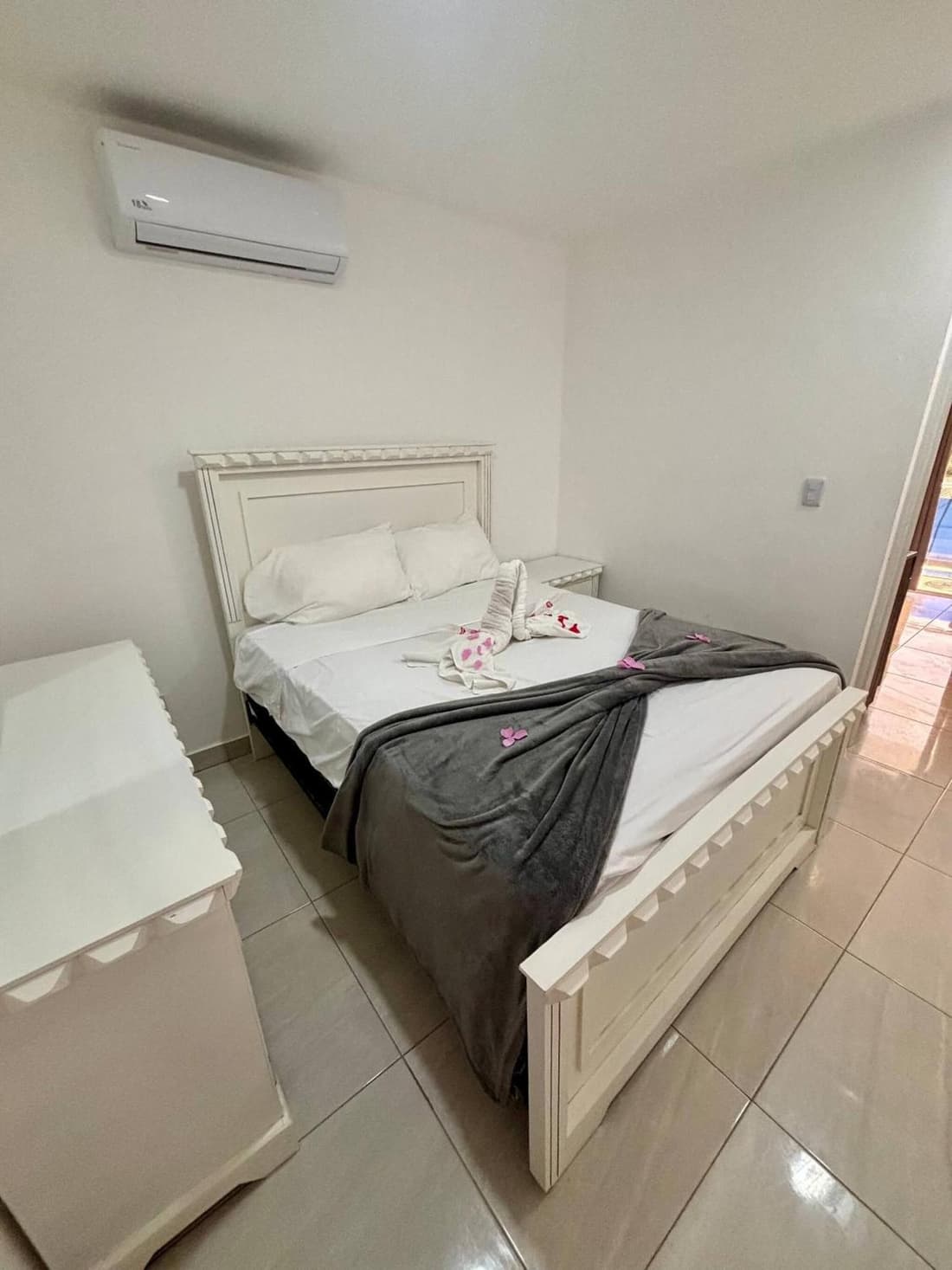 Condo neuf avec balcon prs de tout Sosua 206