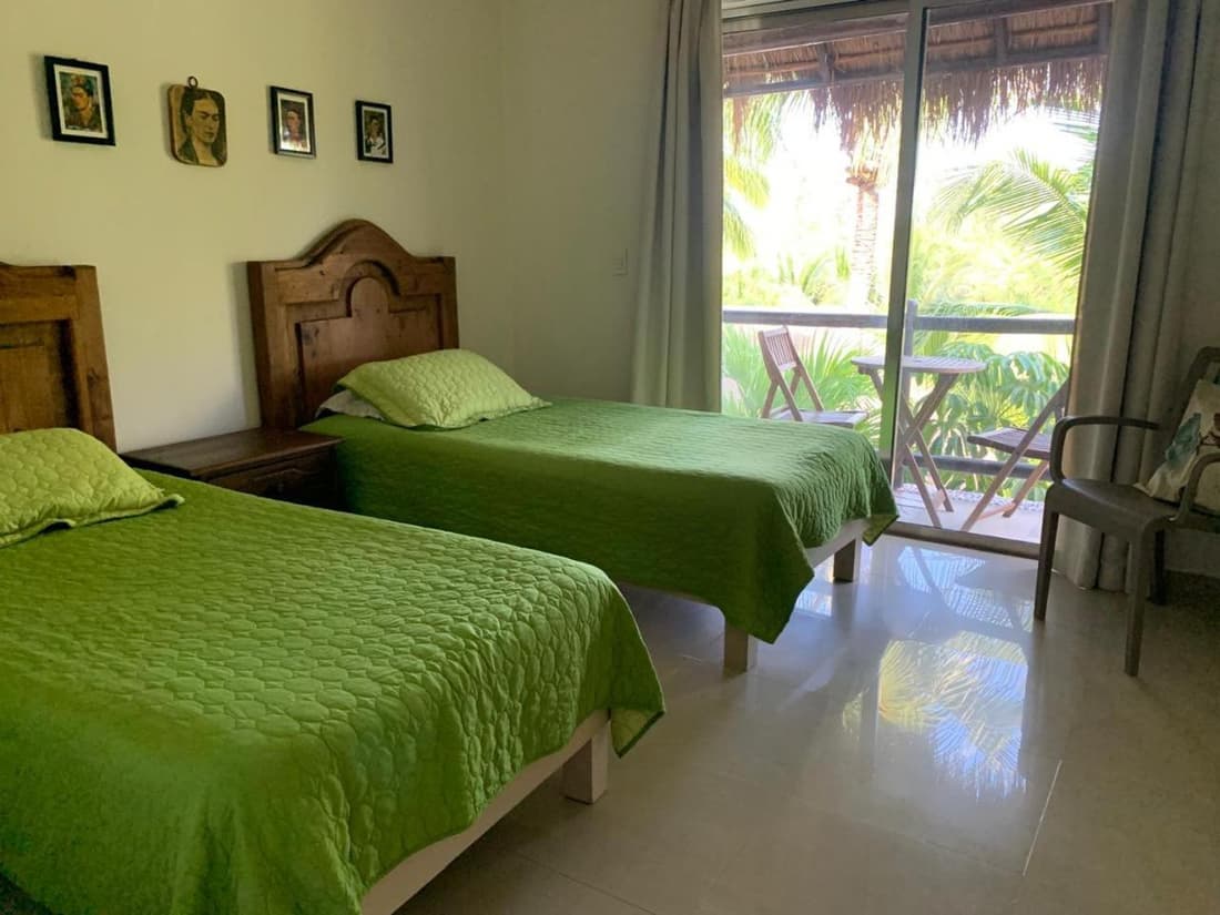 Amazing 2 bedroom condo steps from the beach!