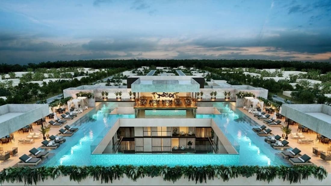 Playa's Golden Area -- Casa Omega 2BR 2BA tropical retreat, beach, infinite Pool, Gym