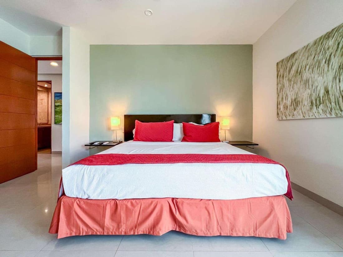 Isla Condo 403 Oceanfront Puerta al Mar Isla Mujeres