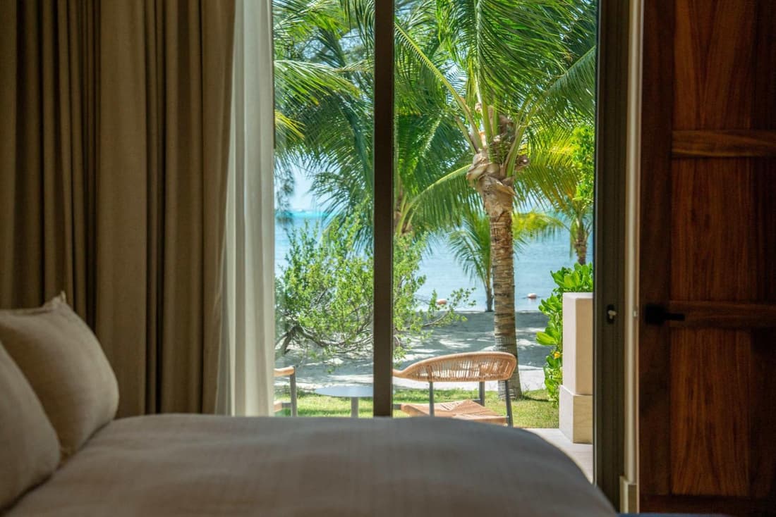 Rise and Dive - 3BR - Beach Front Private Terrace