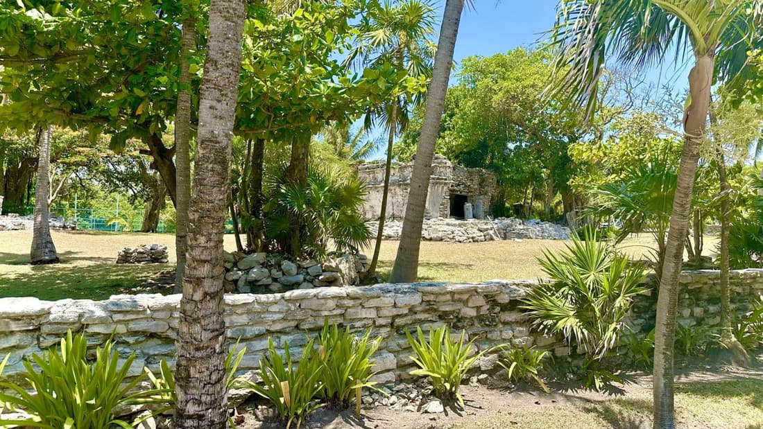 Romantic Luxury Villa with Rooftop Jacuzzi - 50m from Beach