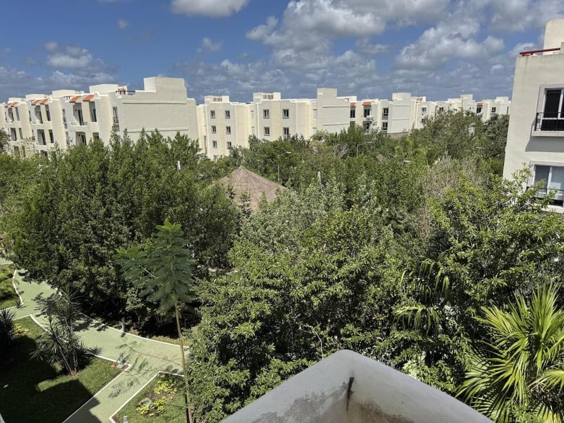 Comfortable 2BR Condo pool & gym