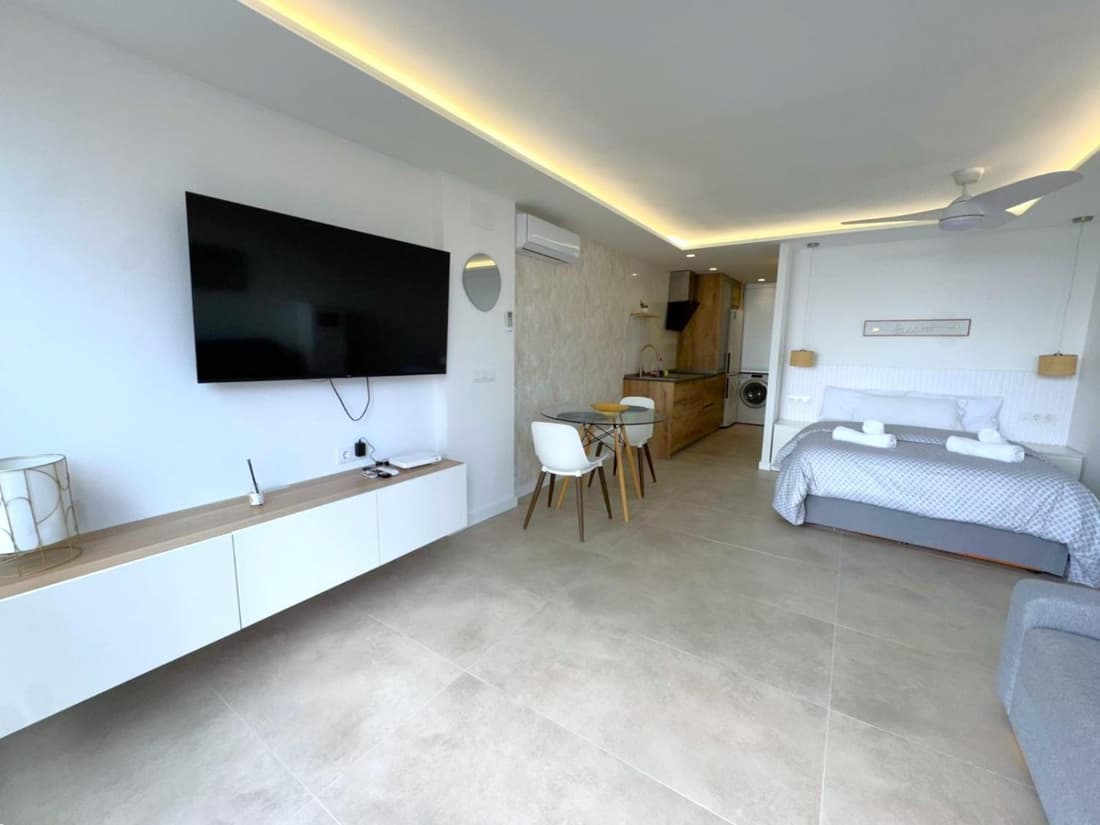 Carabelas T2-8 Studio