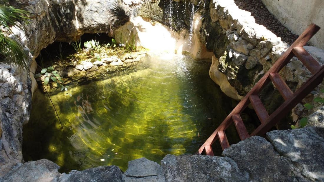 Romantic Star Bath Suite, Cave Pool & Yoga Center