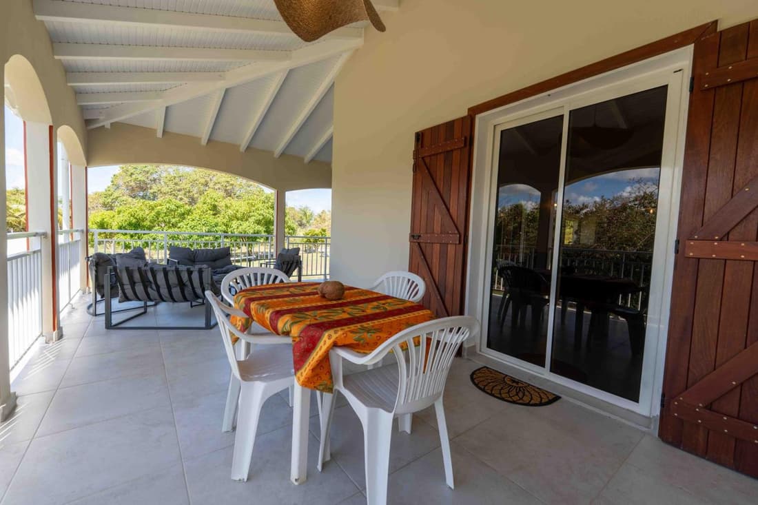 Grande maison lumineuse - 8 personnes - jardin arboré & terrasse