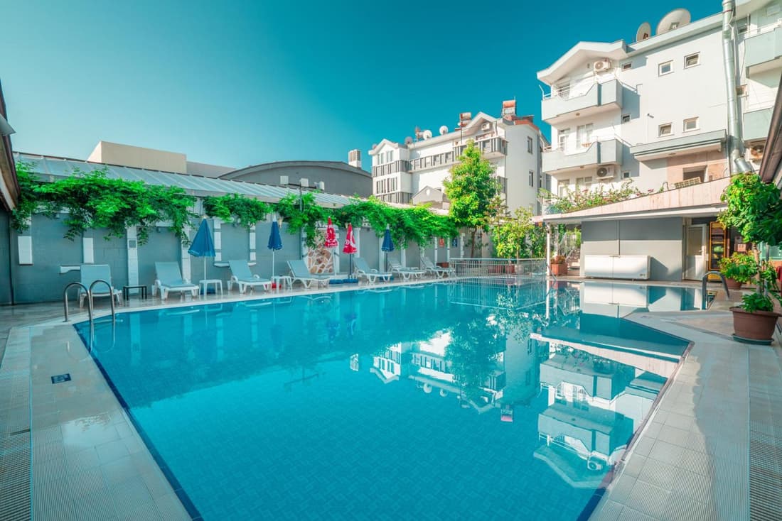 Side Orientt Apartments