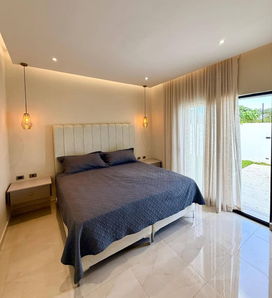 Modern 2BR Villa with Private Pool, Starlink WiFi, Security, Near Macao Beach