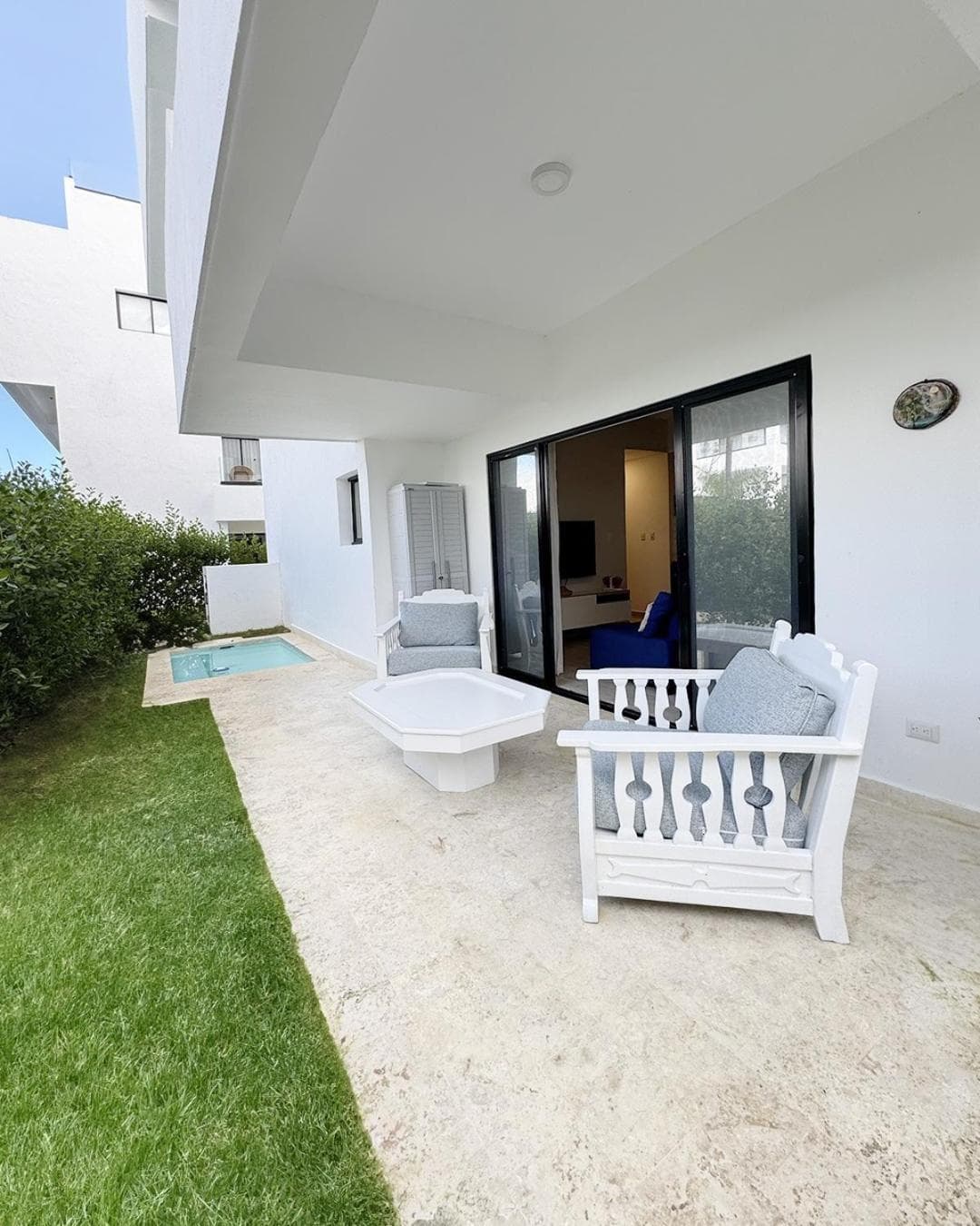 White Sands Tropical Oasis with Private Pool 3 Mins to the Beach