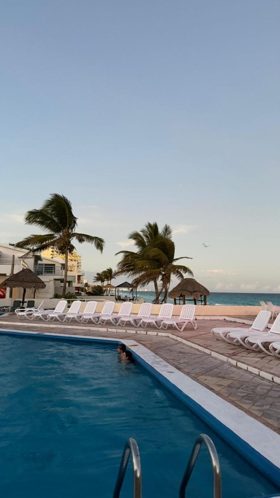 Brisas Cancun ZH BeachFront Apartment