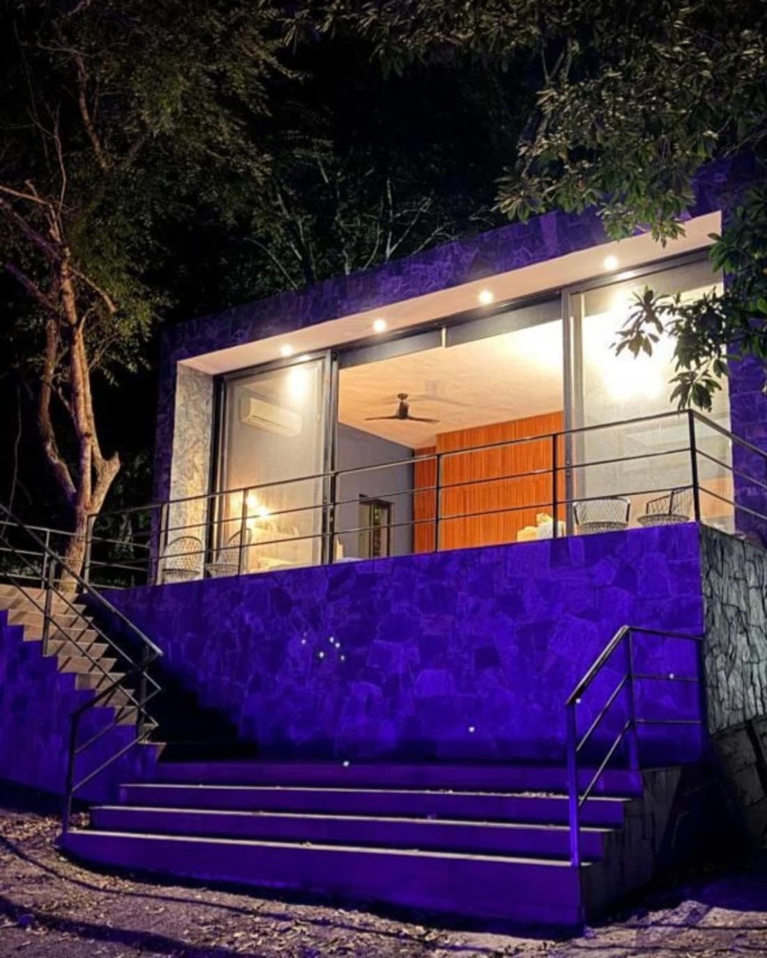Deluxe loft with direct access to the lagoon