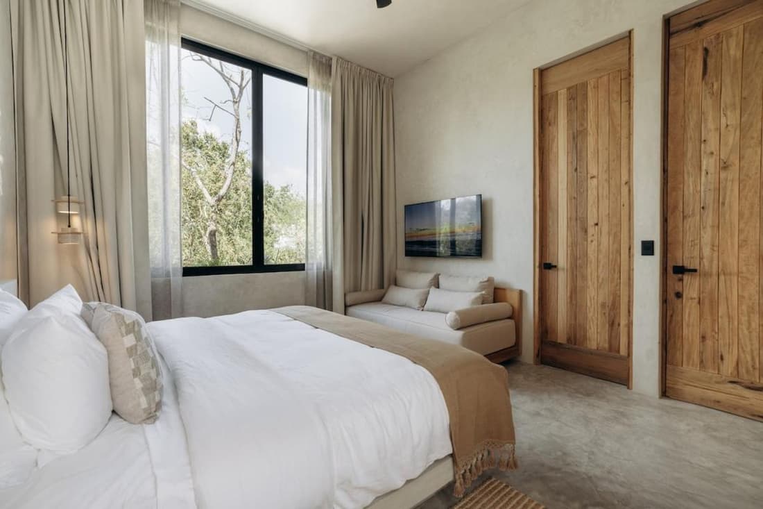Villa Aion Amazing 5 bdr 3 Pools and Roof