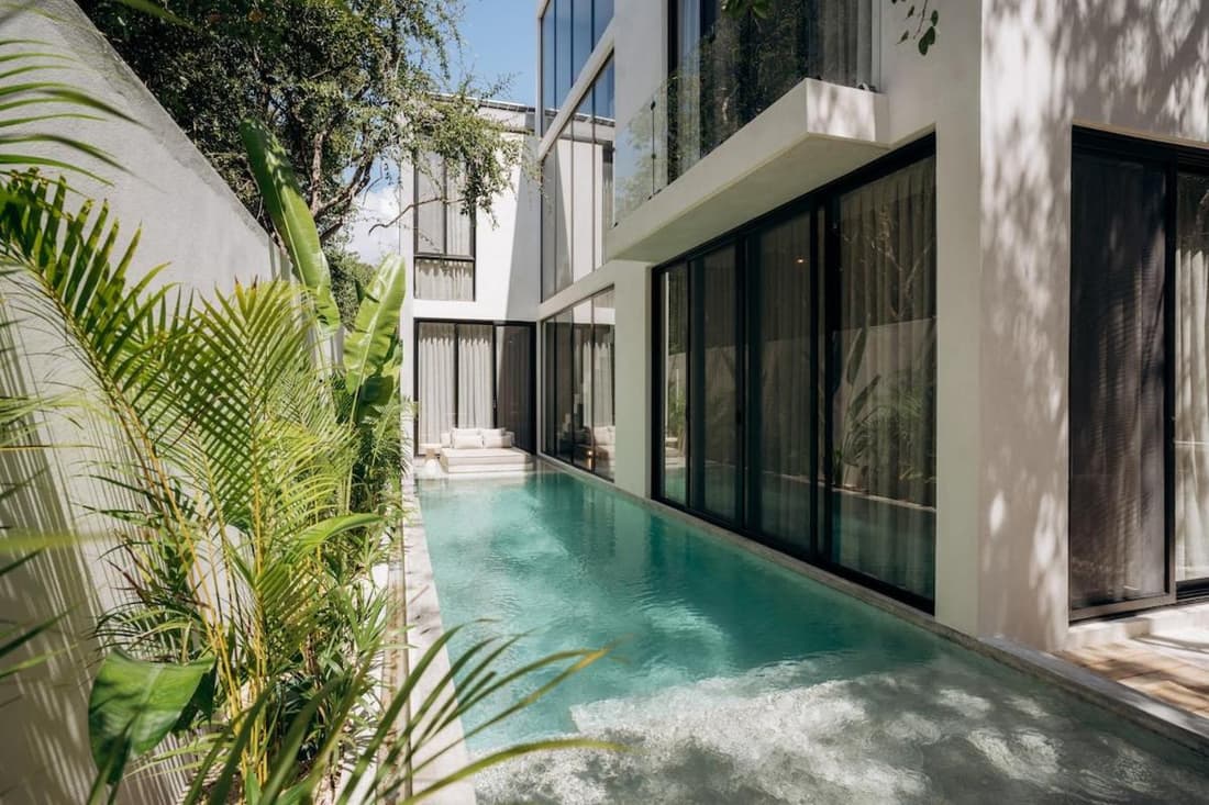 Villa Aion Amazing 5 bdr 3 Pools and Roof