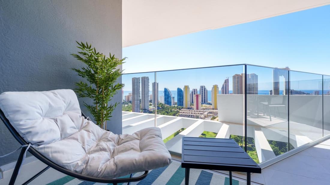 EAGLE TOWER sea view apartment
