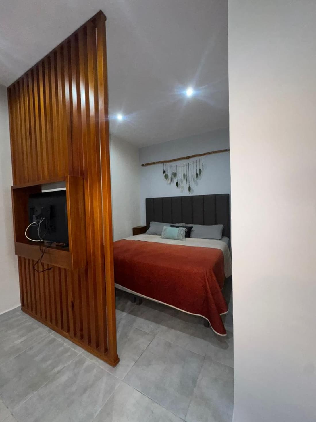Vallehermoso 2, Independent Apartment