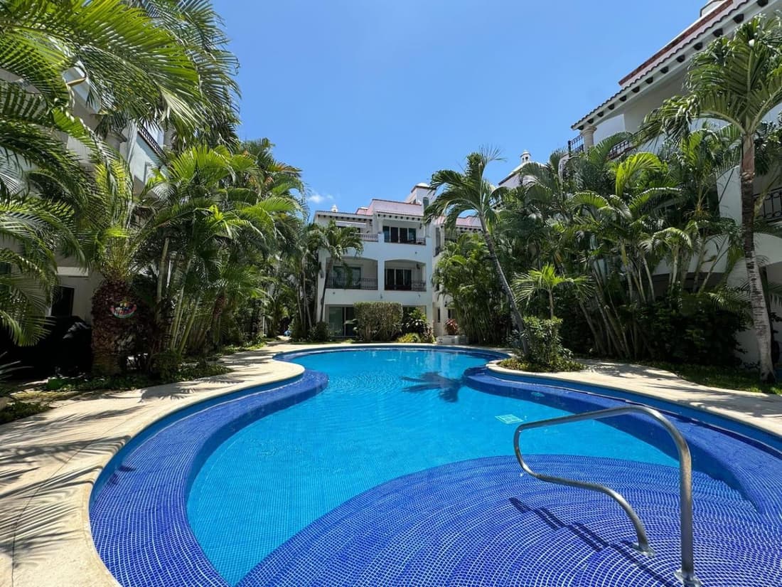 Top location Heated Pool Private Terrace