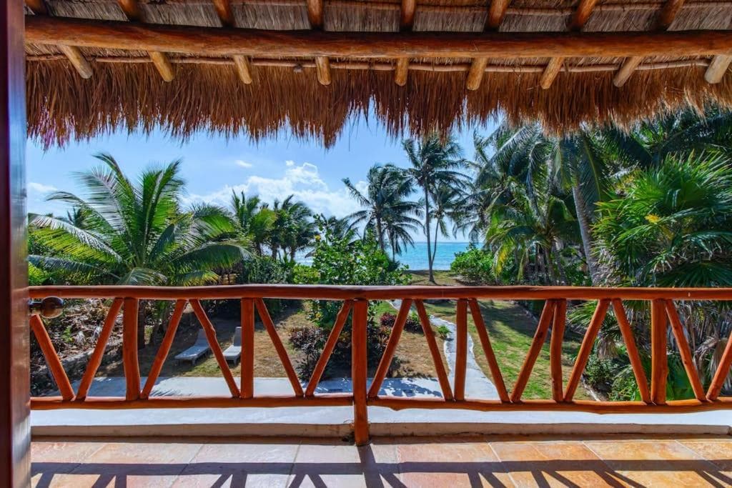 Beachfront home with private pool beach access balcony with ocean views patio - Villa Belleza