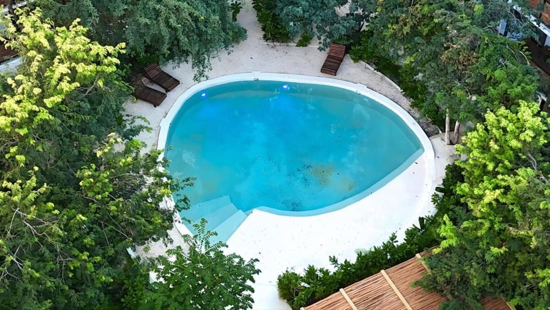 La Veleta Retreat Pools Jacuzzi Near Beach