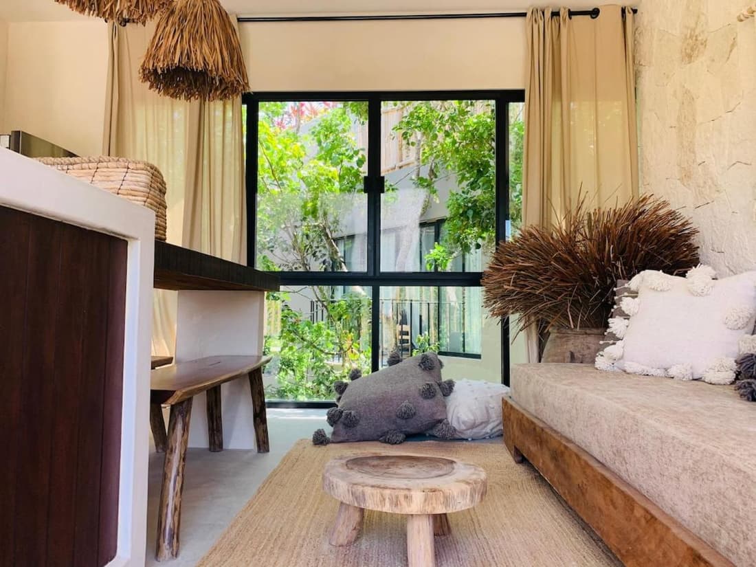 1 Bed Private balcony Great location